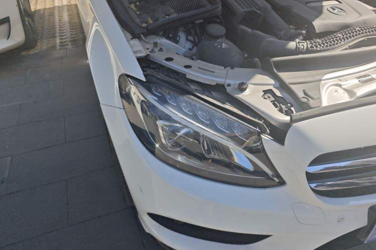 Used Mercedes-Benz C-Class 2017 Restyled C 200 Sport Edition Right Front Headlight