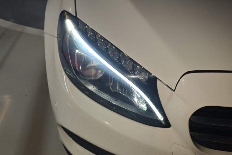 Used Mercedes-Benz C-Class 2017 Restyled C 200 Sport Edition Right Front Headlight