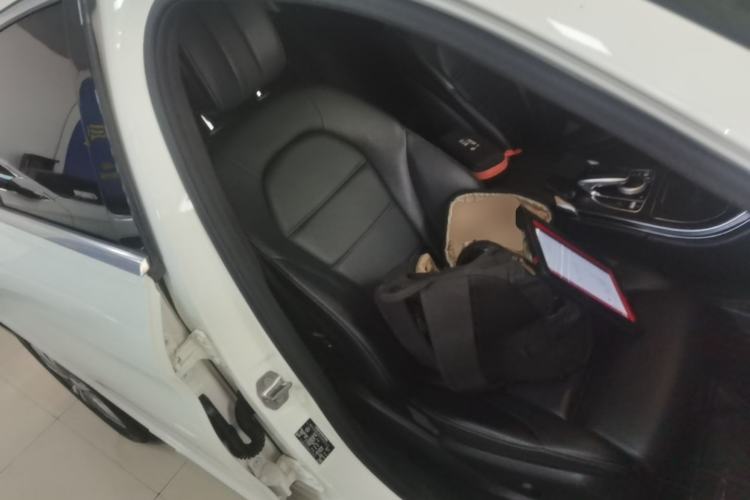 Used Mercedes-Benz C-Class 2017 C 200 L Sport Edition Right Front Seat