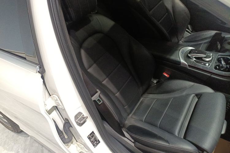 Used Mercedes-Benz C-Class 2017 Facelift C 200 L Sport Edition Right Front Seat