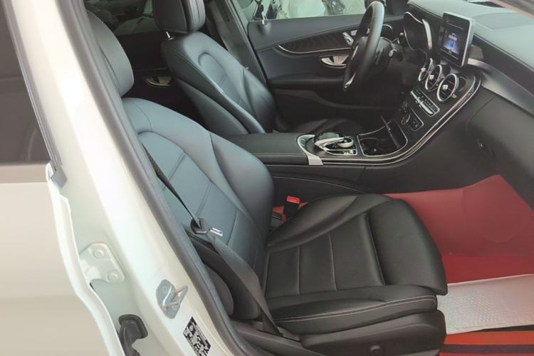 Used Mercedes-Benz C-Class 2017 Facelift C 200 L Sport Edition Right Front Seat