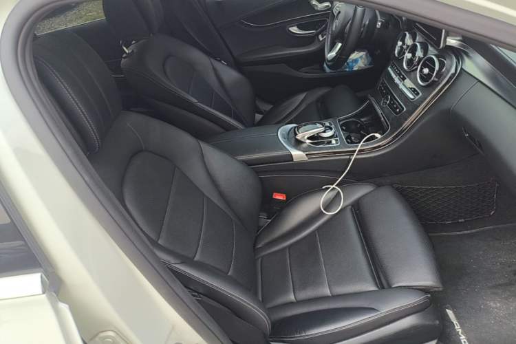 Used Mercedes-Benz C-Class 2017 Facelift C 200 L Sport Edition Right Front Seat
