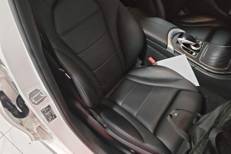Used Mercedes-Benz C-Class 2017 Facelift C 200 L Sport Edition Right Front Seat