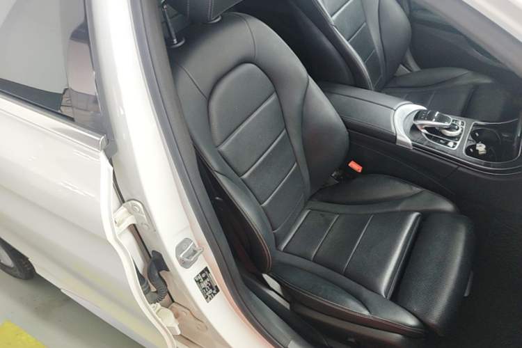 Used Mercedes-Benz C-Class 2017 Restyled C 180 L Fashion Edition Sport Version Right Front Seat