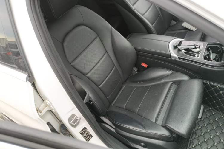 Used Mercedes-Benz C-Class 2017 Restyled C 180 L Fashion Edition Sport Version Right Front Seat