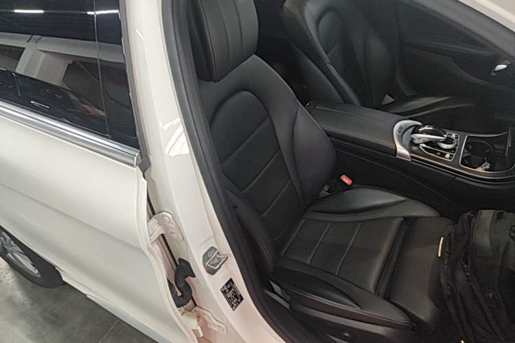 Used Mercedes-Benz C-Class 2017 Facelift C 200 L Sport Edition Right Front Seat