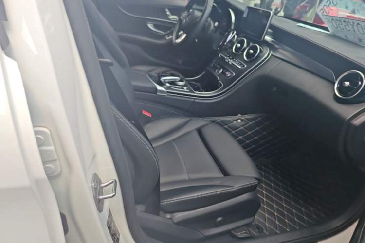 Used Mercedes-Benz C-Class 2017 Restyled C 180 L Fashion Edition Sport Version Right Front Seat