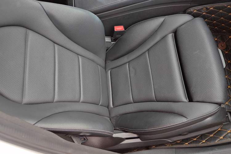 Used Mercedes-Benz C-Class 2017 Facelift C 200 L Sport Edition Right Front Seat