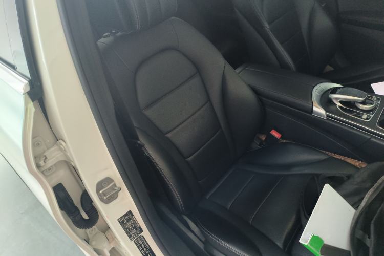 Used Mercedes-Benz C-Class 2017 Facelift C 200 L Sport Edition Right Front Seat