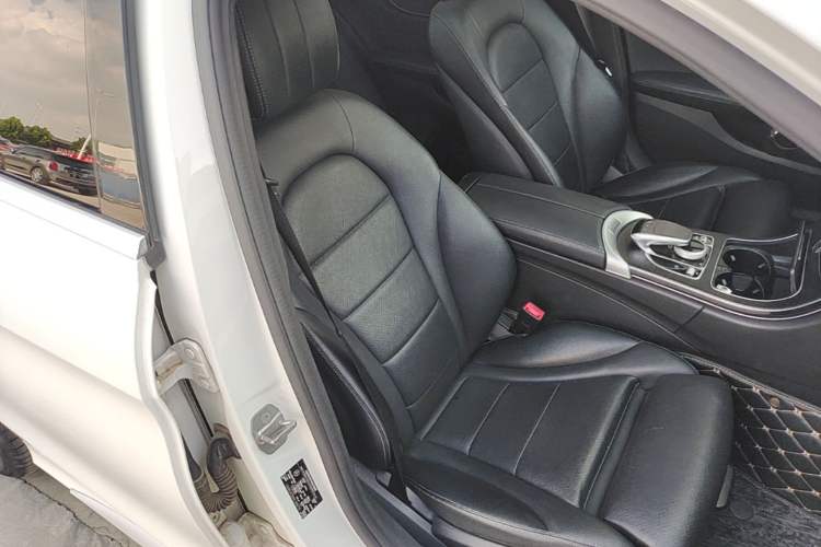 Used Mercedes-Benz C-Class 2017 Facelift C 200 L Sport Edition Right Front Seat