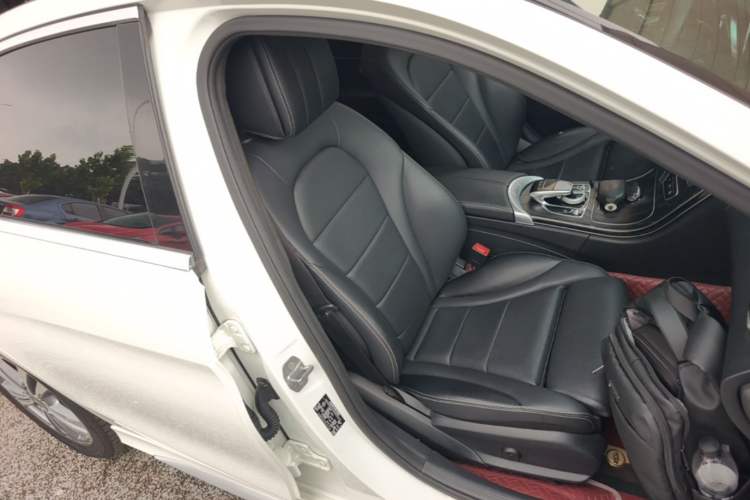 Used Mercedes-Benz C-Class 2017 Facelift C 200 L Sport Edition Right Front Seat