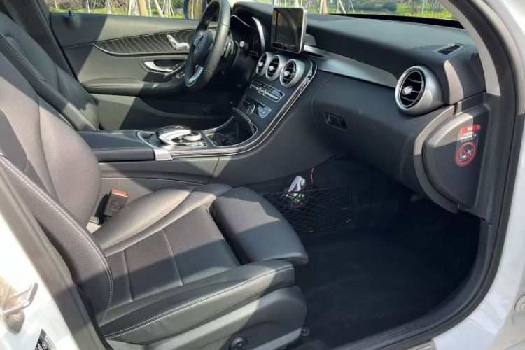Used Mercedes-Benz C-Class 2017 C 200 station wagon Right Front Seat