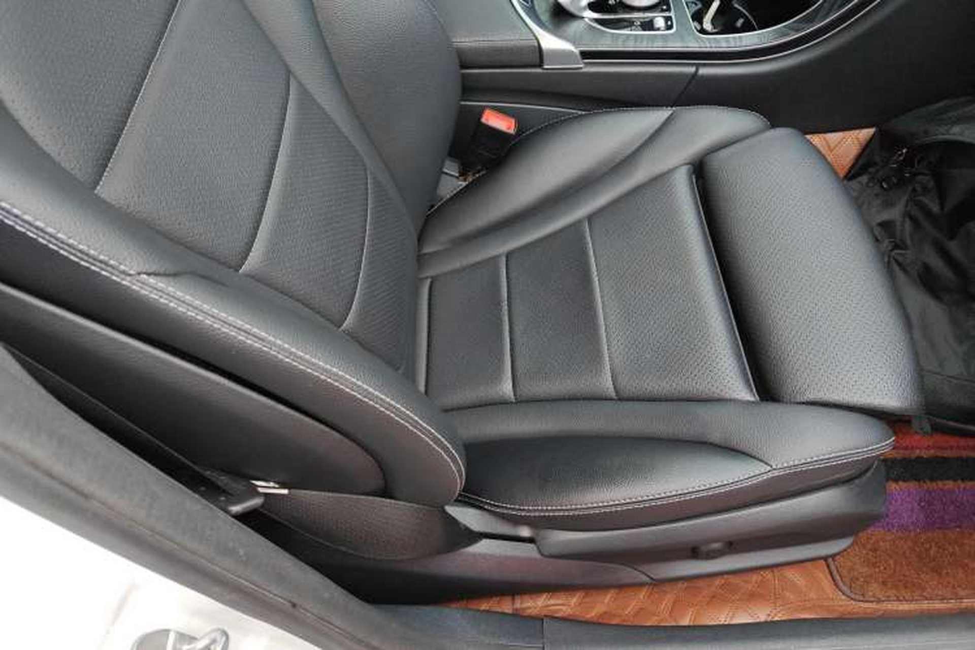 Used Mercedes-Benz C-Class 2017 Facelift C 200 Station Wagon Right Front Seat