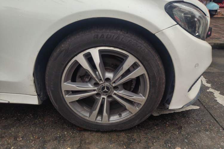 Used Mercedes-Benz C-Class 2017 Facelift C 200 L Sport Edition Right Front Wheel Hub