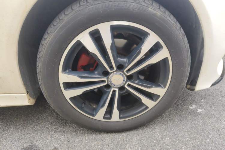 Used Mercedes-Benz C-Class 2017 C 200 Sport Edition Right Front Wheel Hub