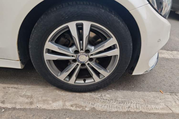Used Mercedes-Benz C-Class 2017 C 200 L Sport Edition Right Front Wheel Hub