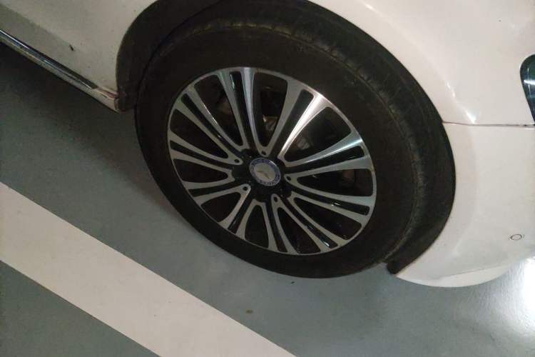 Used Mercedes-Benz C-Class 2017 C 200 L Right Front Wheel Hub