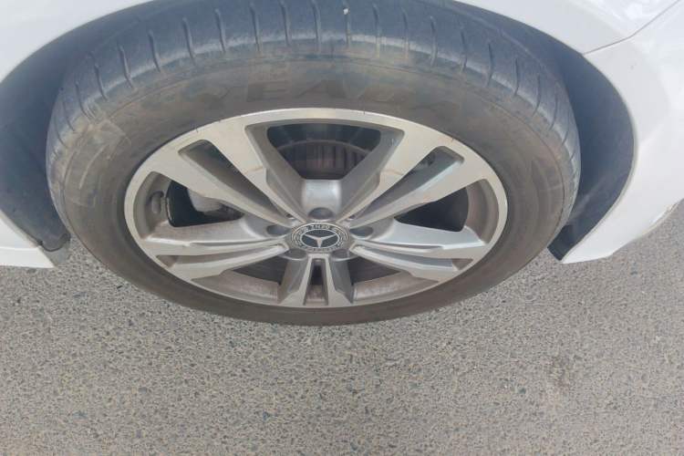 Used Mercedes-Benz C-Class 2017 Facelift C 200 L Sport Edition Right Front Wheel Hub