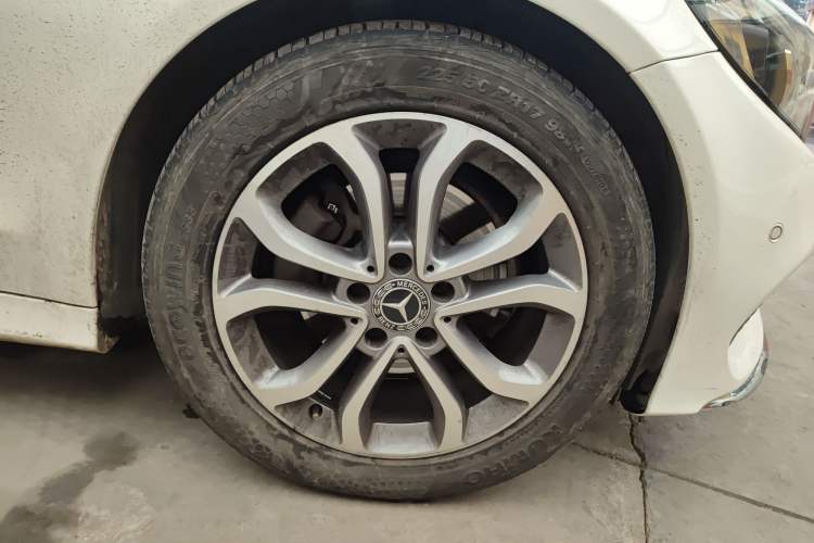 Used Mercedes-Benz C-Class 2017 Restyled C 180 L Fashion Edition Sport Version Right Front Wheel Hub