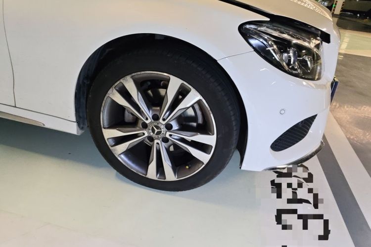 Used Mercedes-Benz C-Class 2017 Facelift C 200 L 4MATIC Sport Edition Right Front Wheel Hub