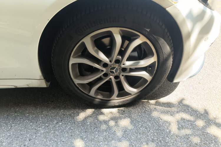 Used Mercedes-Benz C-Class 2017 Restyled C 180 L Fashion Edition Sport Version Right Front Wheel Hub