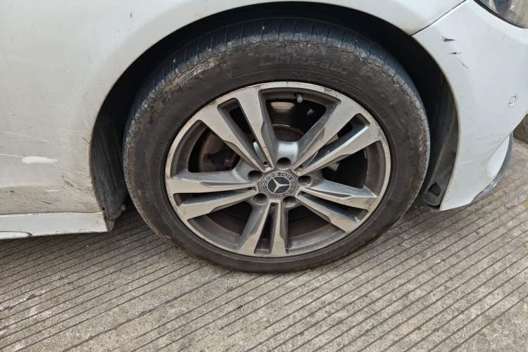 Used Mercedes-Benz C-Class 2017 Facelift C 200 L Sport Edition Right Front Wheel Hub