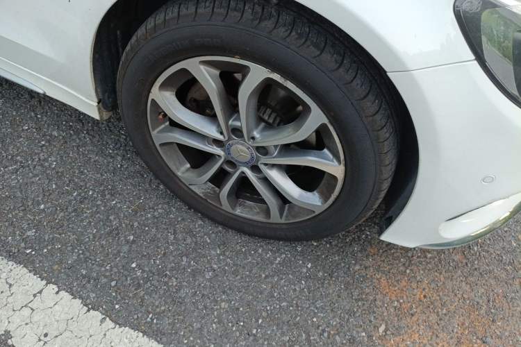 Used Mercedes-Benz C-Class 2017 C 180 L Sport Edition Right Front Wheel Hub