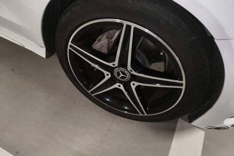 Used Mercedes-Benz C-Class 2017 Facelift C 200 Coupe Right Front Wheel Hub