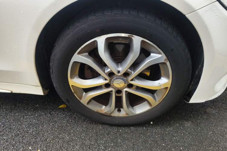 Used Mercedes-Benz C-Class 2017 C 180 L Sport Edition Right Front Wheel Hub