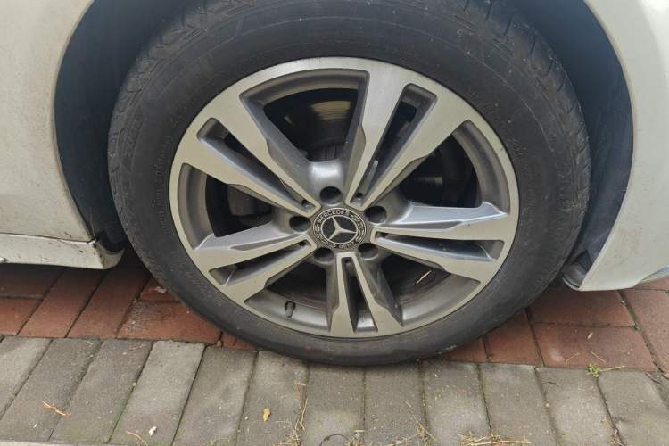 Used Mercedes-Benz C-Class 2017 Facelift C 200 L Sport Edition Right Front Wheel Hub