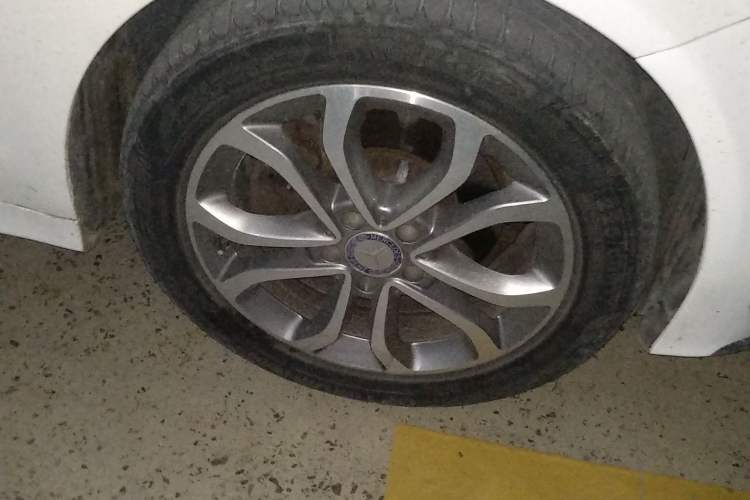 Used Mercedes-Benz C-Class 2017 C 180 L Sport Edition Right Front Wheel Hub
