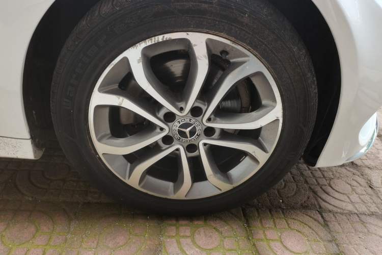 Used Mercedes-Benz C-Class 2017 Restyled C 180 L Fashion Edition Sport Version Right Front Wheel Hub