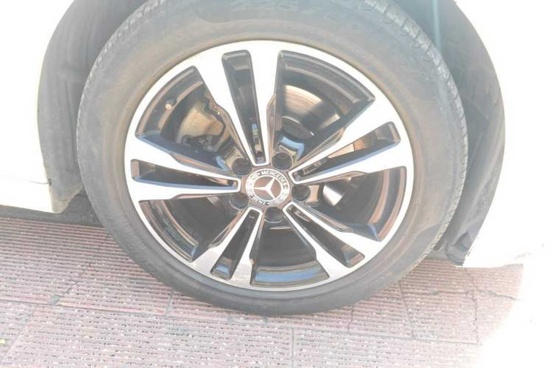 Used Mercedes-Benz C-Class 2017 Restyled C 200 Sport Edition Right Front Wheel Hub