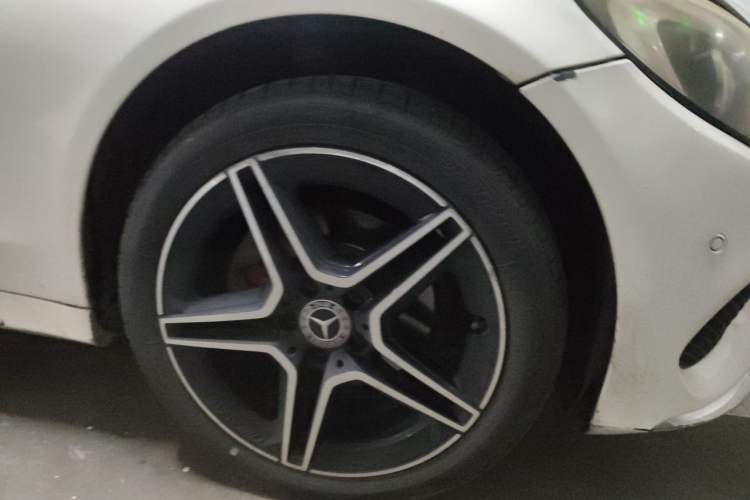 Used Mercedes-Benz C-Class 2017 C 200 L Sport Edition Right Front Wheel Hub
