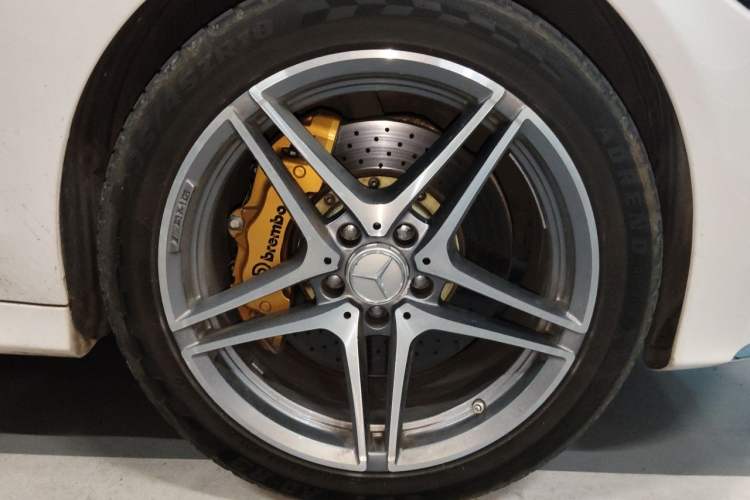 Used Mercedes-Benz C-Class 2017 C 200 L Sport Edition Right Front Wheel Hub