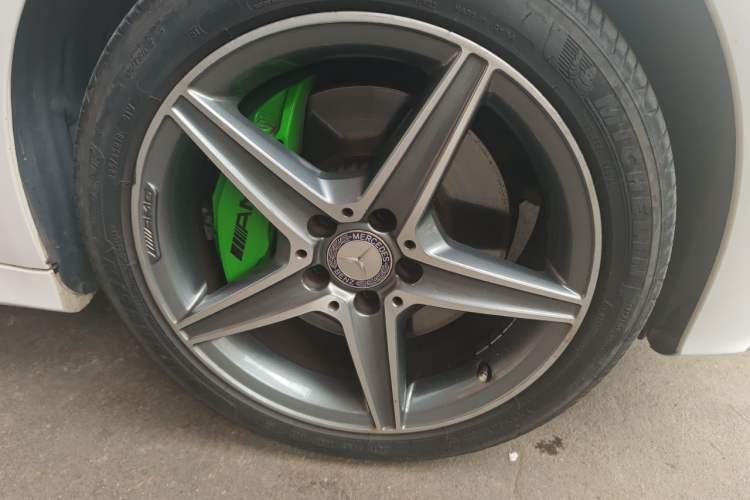 Used Mercedes-Benz C-Class 2017 C 200 L 4MATIC Sport Edition Right Front Wheel Hub