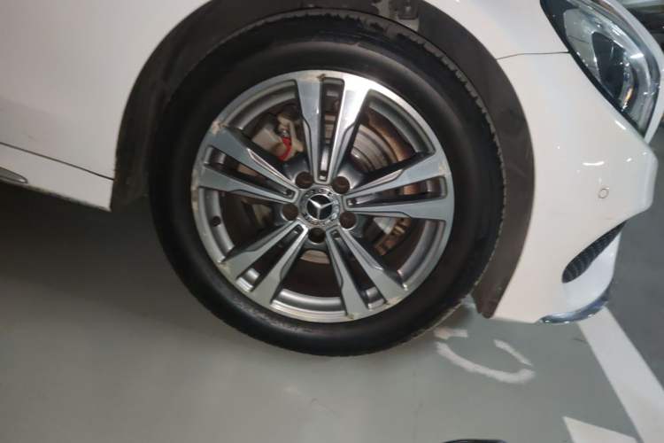 Used Mercedes-Benz C-Class 2017 Facelift C 200 L Sport Edition Right Front Wheel Hub