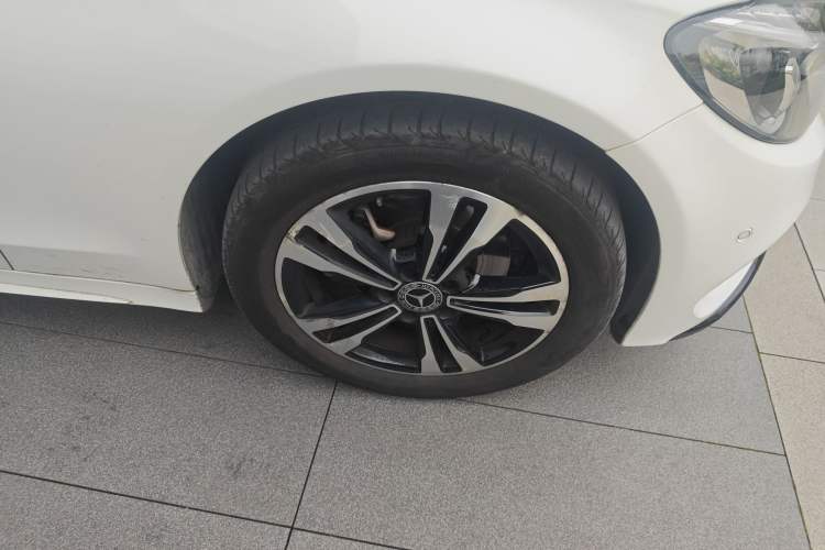 Used Mercedes-Benz C-Class 2017 C 200 Sport Edition Right Front Wheel Hub