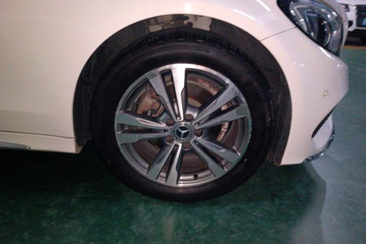 Used Mercedes-Benz C-Class 2017 C 200 L Sport Edition Right Front Wheel Hub