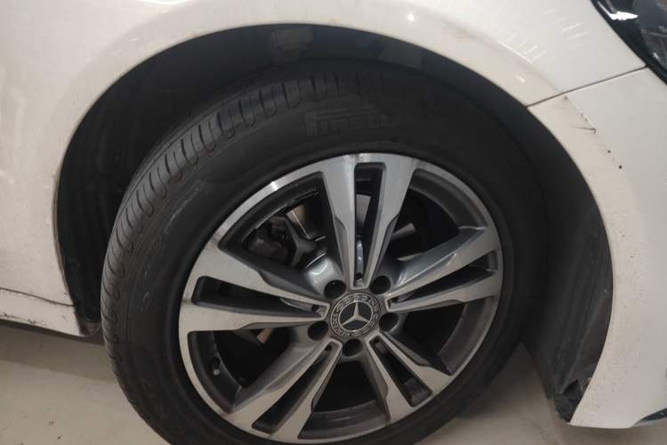 Used Mercedes-Benz C-Class 2017 Facelift C 200 L Sport Edition Right Front Wheel Hub