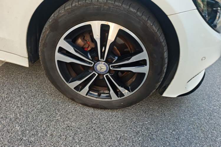 Used Mercedes-Benz C-Class 2017 C 200 Sport Edition Right Front Wheel Hub