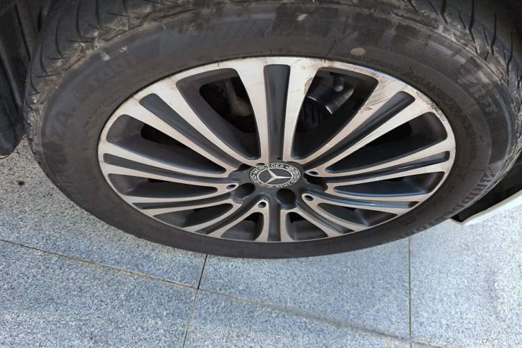 Used Mercedes-Benz C-Class 2017 Facelift C 200 L Right Front Wheel Hub