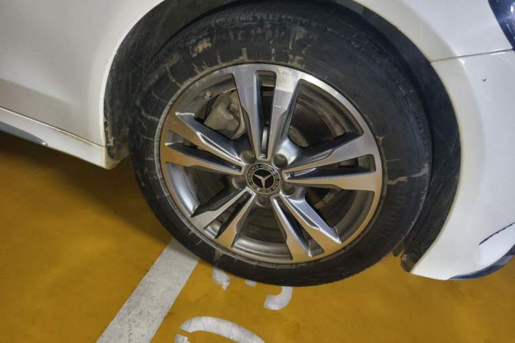 Used Mercedes-Benz C-Class 2017 Facelift C 200 L Sport Edition Right Front Wheel Hub