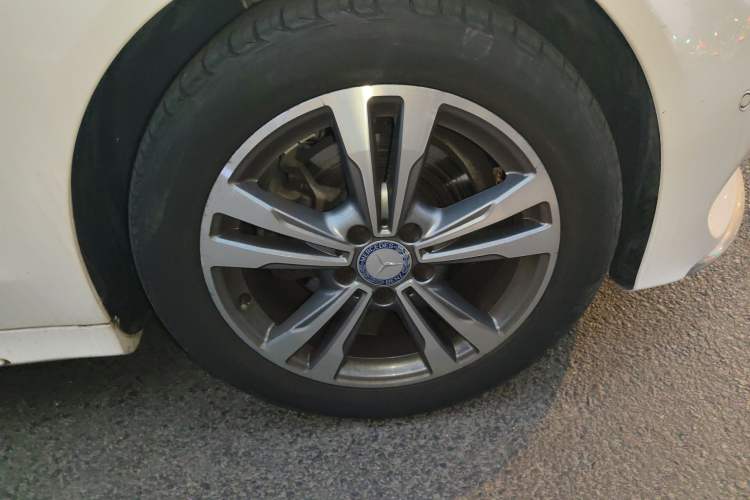 Used Mercedes-Benz C-Class 2017 C 200 L Sport Edition Right Front Wheel Hub