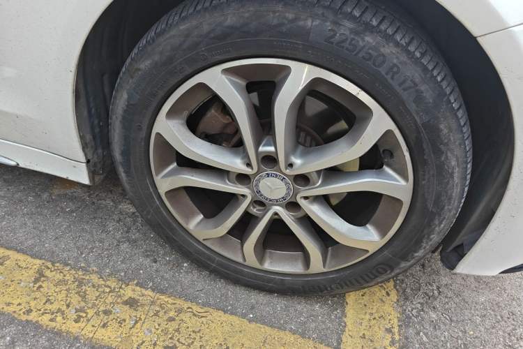 Used Mercedes-Benz C-Class 2017 C 180 L Sport Edition Right Front Wheel Hub