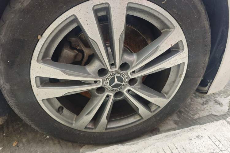 Used Mercedes-Benz C-Class 2017 Facelift C 200 L Sport Edition Right Front Wheel Hub
