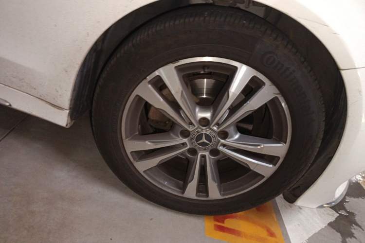 Used Mercedes-Benz C-Class 2017 Facelift C 200 L Sport Edition Right Front Wheel Hub