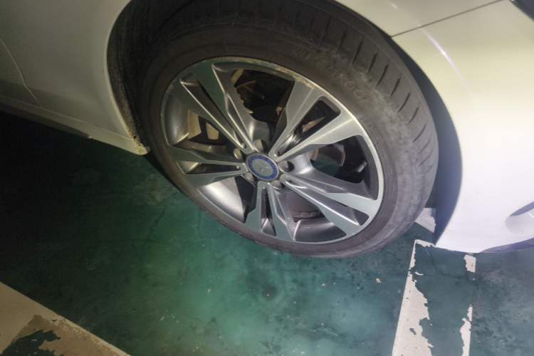 Used Mercedes-Benz C-Class 2017 C 200 L 4MATIC Sport Edition Right Front Wheel Hub