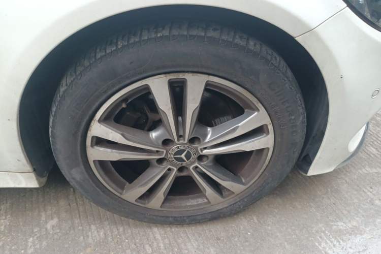 Used Mercedes-Benz C-Class 2017 Facelift C 200 L Sport Edition Right Front Wheel Hub