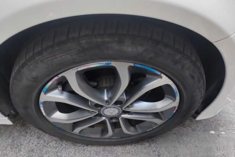 Used Mercedes-Benz C-Class 2017 C 180 L Sport Edition Right Front Wheel Hub